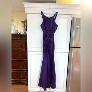 Worn once for a wedding - amazing dress and mermaid cut